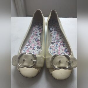 Gucci Cream Peep Toe Flats with Silver Buckle, Size 37.5